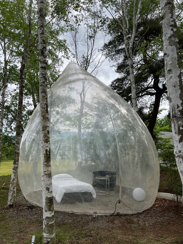 日本・山梨県「山梨　清春芸術村　山梨県立美術館」の写真：清春芸術村
●オブジェ　水滴の中に部屋？...