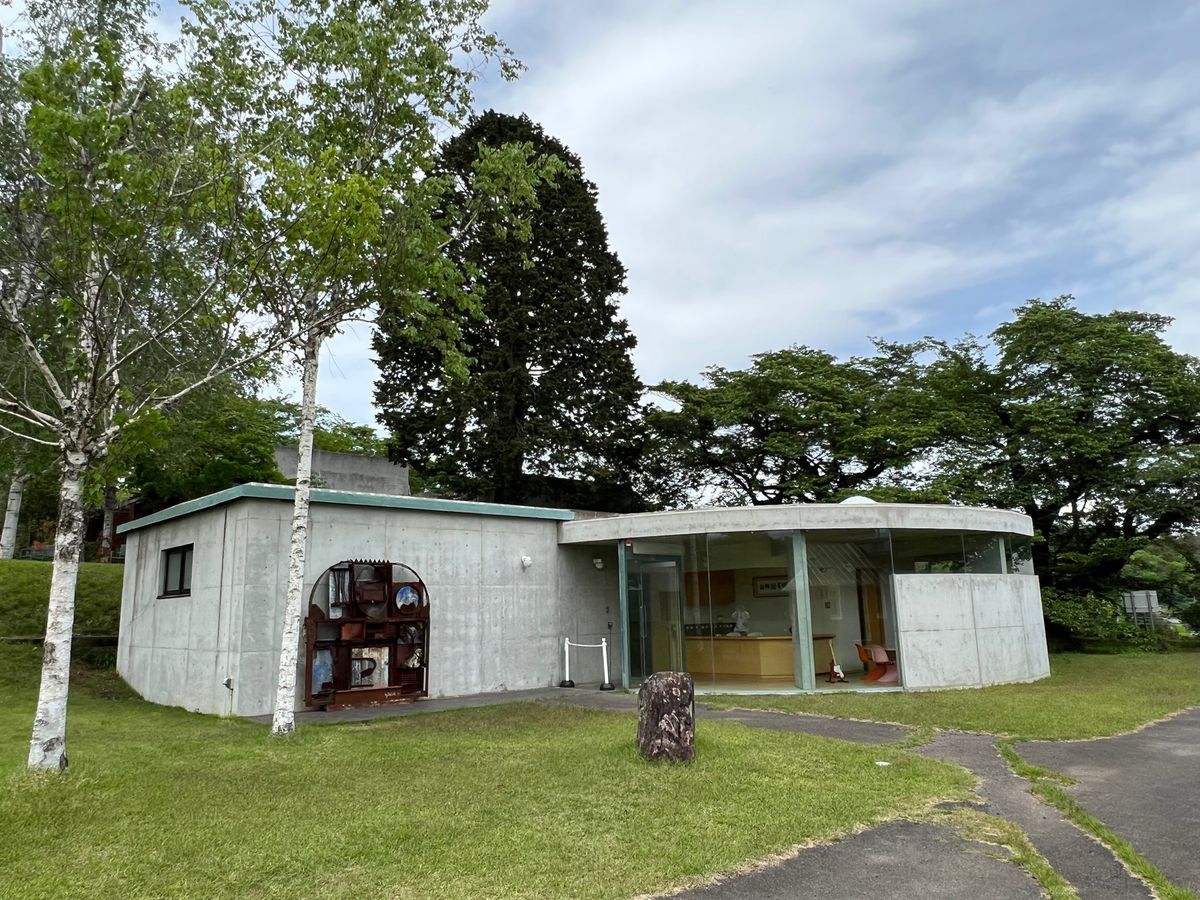 清春芸術村
●ラ・リューシュ
●茶室　徹
●エッフェル塔の階段
●白樺図書...