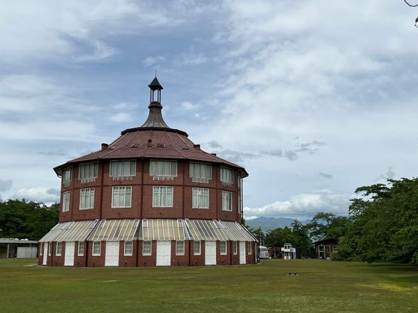 日本・山梨県「山梨　清春芸術村　山梨県立美術館」の写真：清春芸術村
●ラ・リューシュ
●茶室　徹...