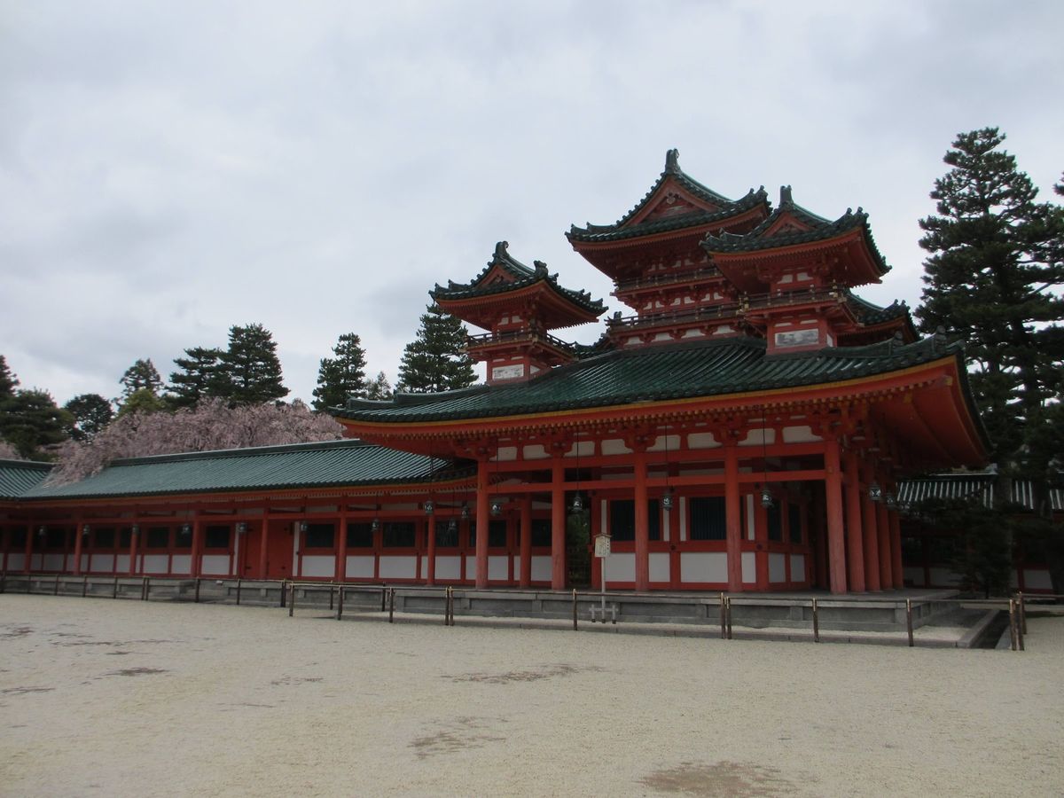 1日目
京都に到着。
ノープランでお寺をブラブラしてたけど、
思いつきで人...