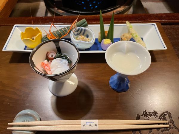 日本・飛騨高山「2022GW・飛騨高山と下呂温泉」の写真：飛騨の地酒に飛騨牛、新鮮なお刺身。どの料...