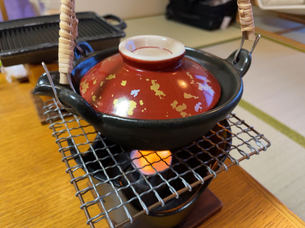 宿の夕食も大変美味しゅうございました。