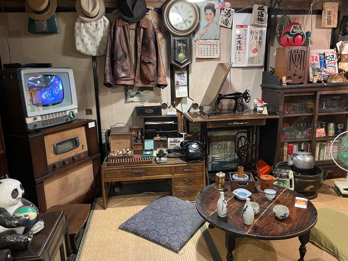 高山昭和館では昔の日本の姿を見学。昭和30年代？さすがにこの辺だと生まれる...