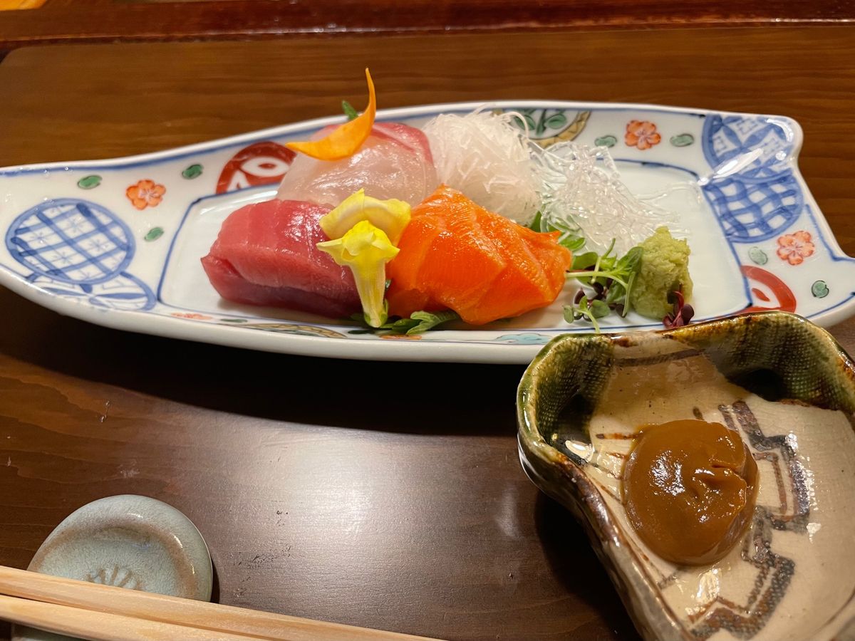 飛騨の地酒に飛騨牛、新鮮なお刺身。どの料理も大変美味しゅうございました。
