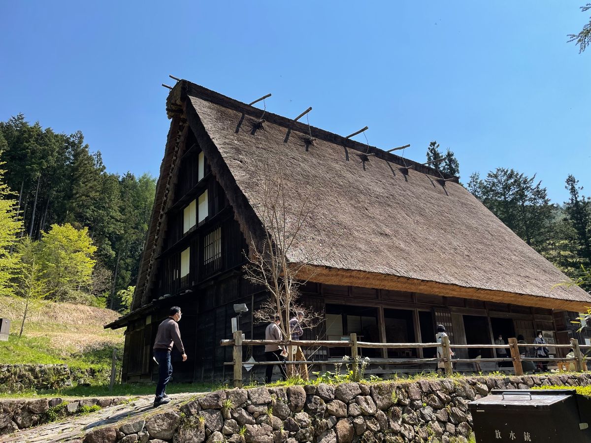 高山市郊外の「飛騨の里」。古い民家が移築されています。