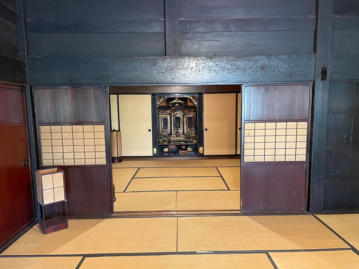 高山市郊外の「飛騨の里」。古い民家が移築されています。