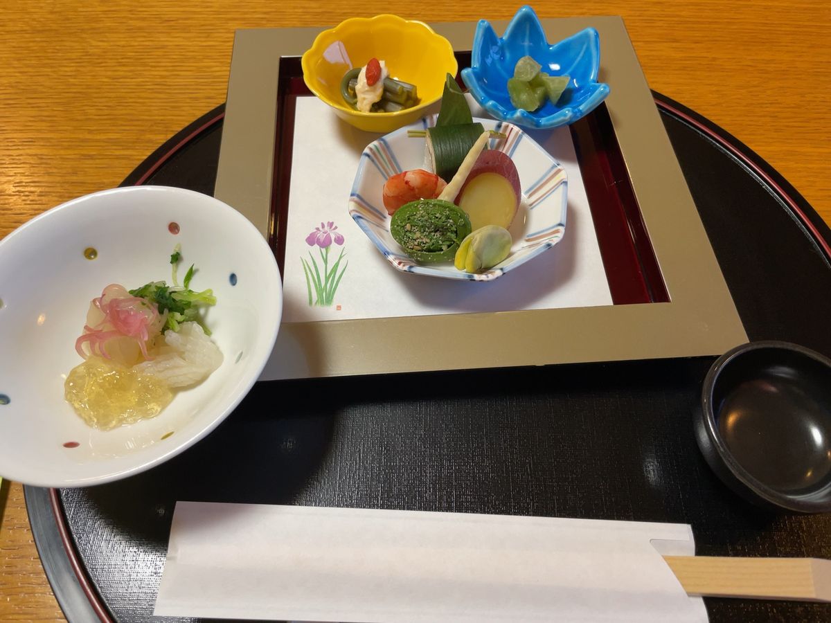 宿の夕食も大変美味しゅうございました。