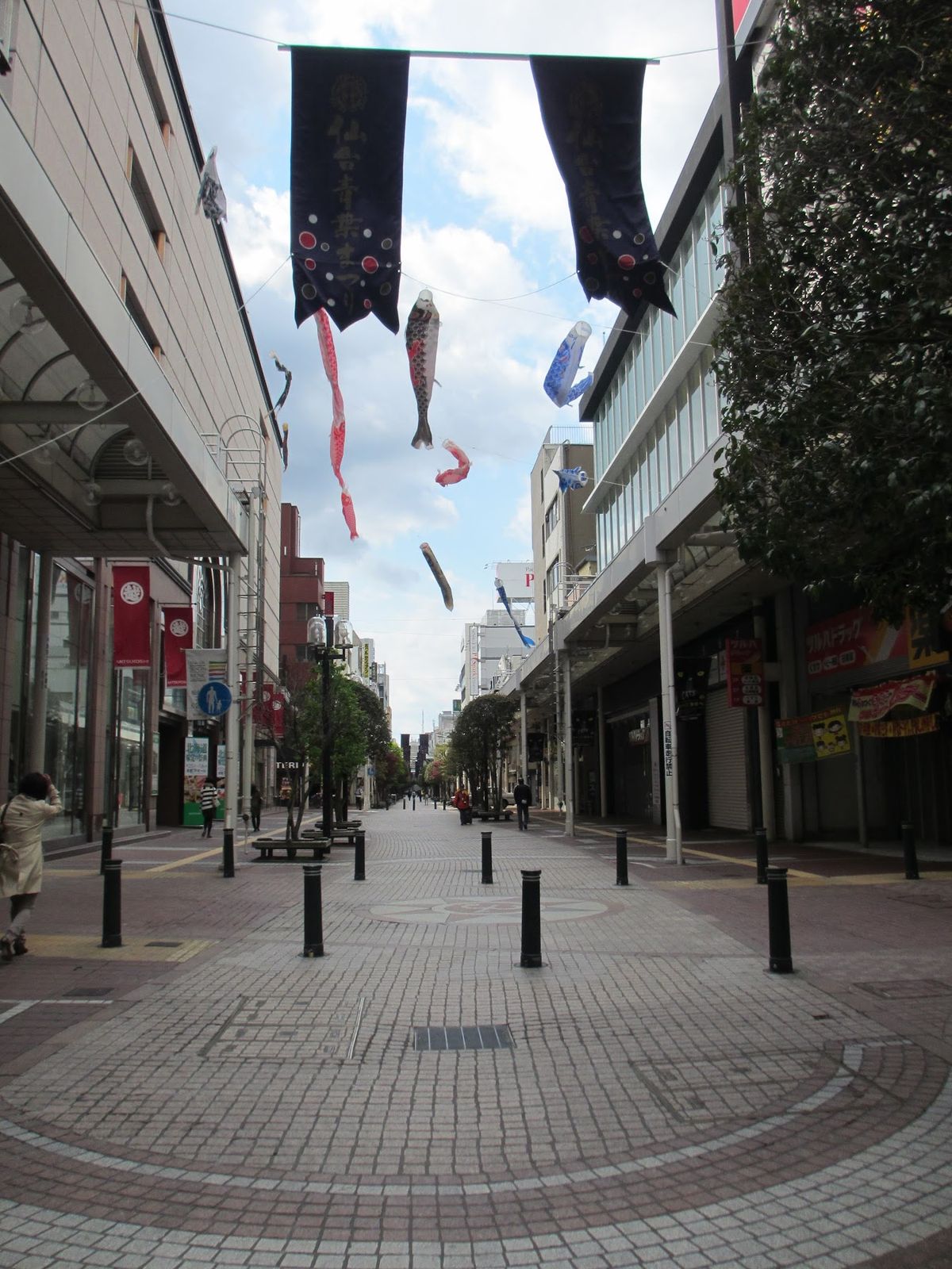 ゴールデンスランバー
アヒルと鴨のコインロッカー
などなど映画のロケ地巡り...