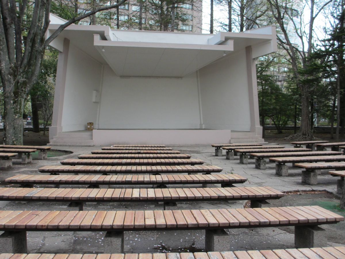 ゴールデンスランバー
アヒルと鴨のコインロッカー
などなど映画のロケ地巡り...