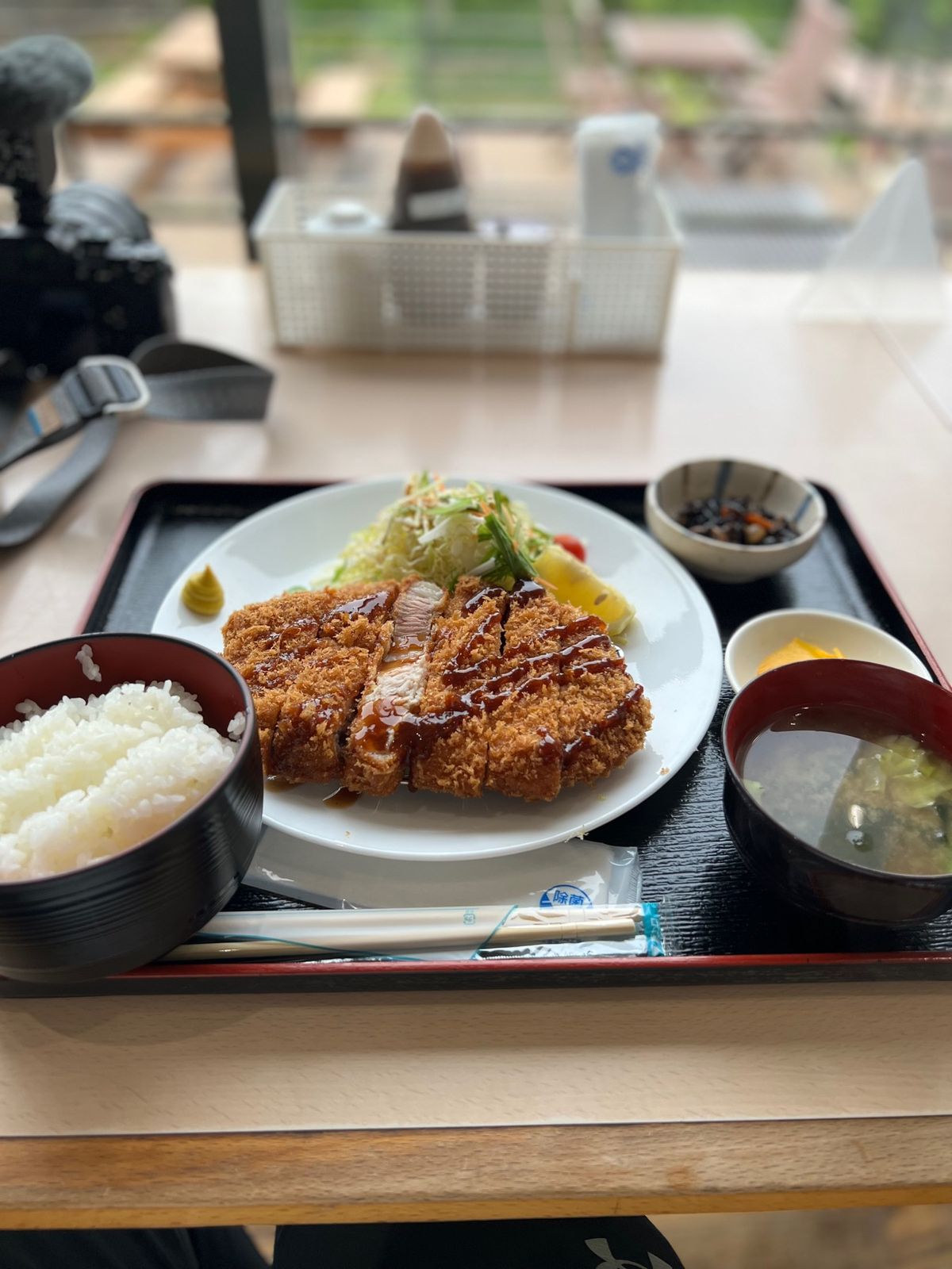 帰りに「道の駅 くりもと紅小町の郷」でトンカツを食べて帰る！

なんて
ザ...