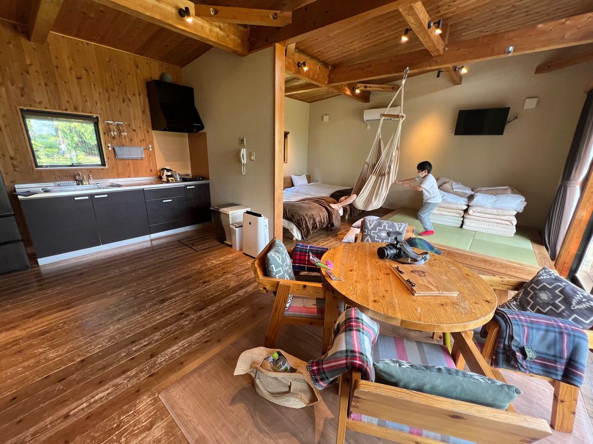 15時にチェックイン
スパークリングワインとクラフトビールをゲット
スマホ...