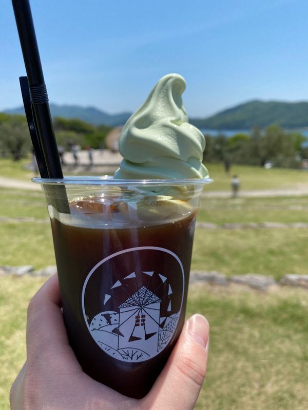 日本・香川県「香川旅！2泊3日！」の写真：オリーブソフトとコーヒー！
でコーヒーフ...