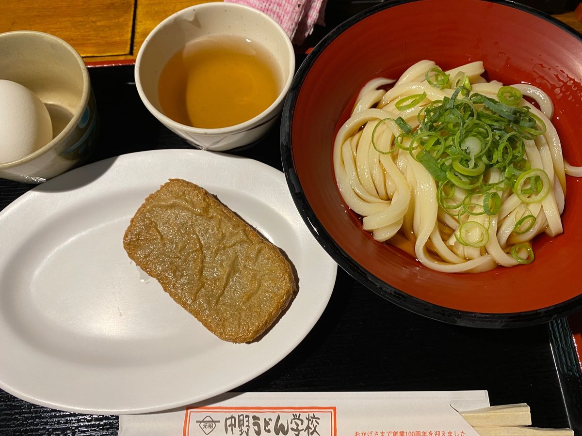 香川県のうどん！1杯目！
琴平のてんてこ舞さんでいただきました！
じゃこ天...