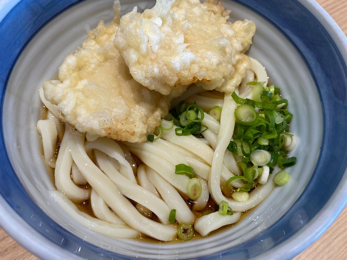 うどん！3杯目！
高松空港のさぬき麺業さんでいただきました！