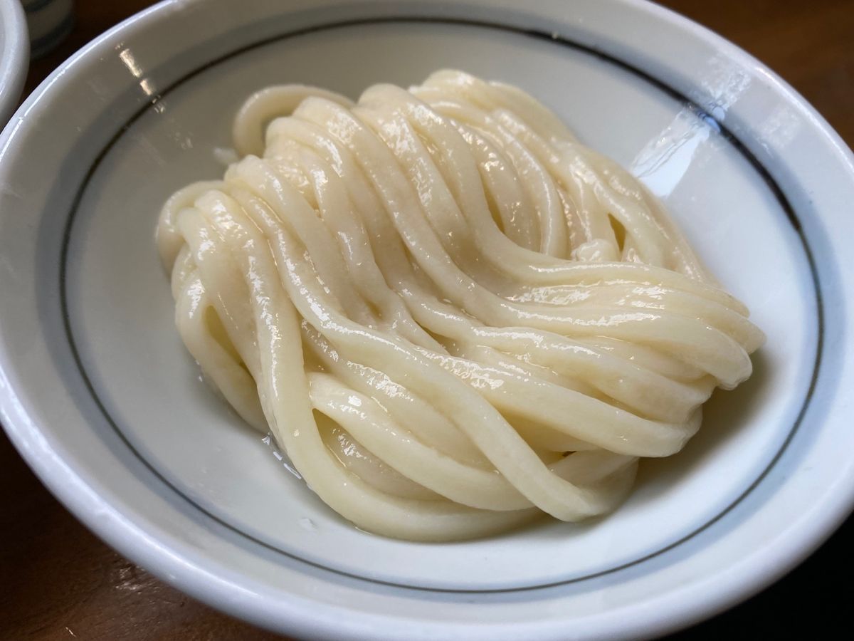 うどん！2杯目！
長田in香の香さんでいただきました！
釜揚げうどんと冷や...