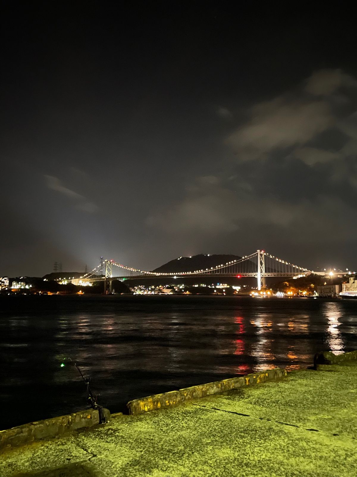 門司港レトロの夜景。
昼間は賑わってたけど一気に静かになった。