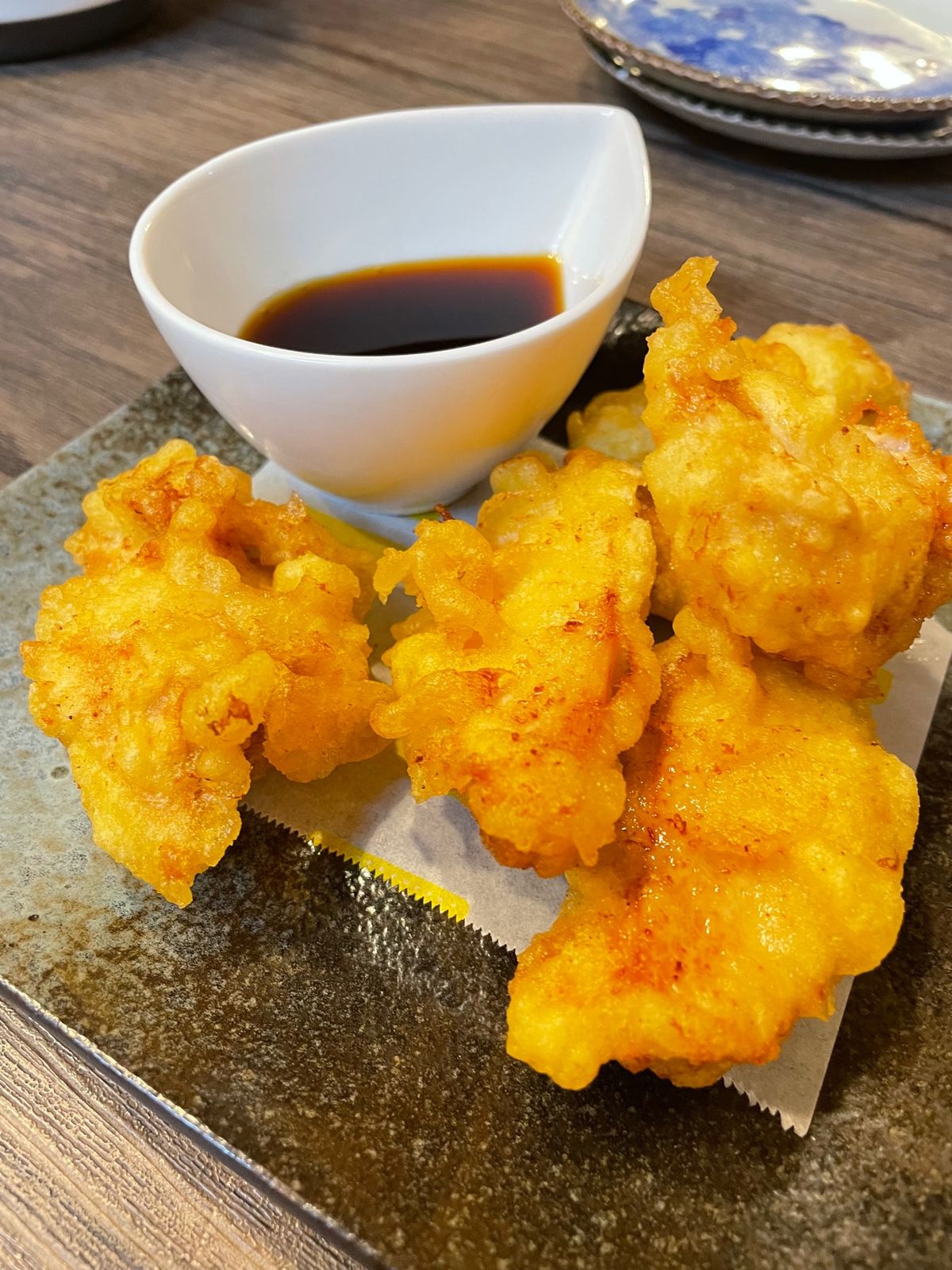 鉄輪温泉の湯けむりは怖いけど面白い。

夕飯は名物りゅうきゅう丼ととり天。