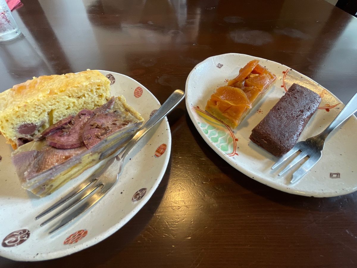とある番組で紹介されてた古民家カフェ（元診療所）で休憩。ランチ代わりに手作...