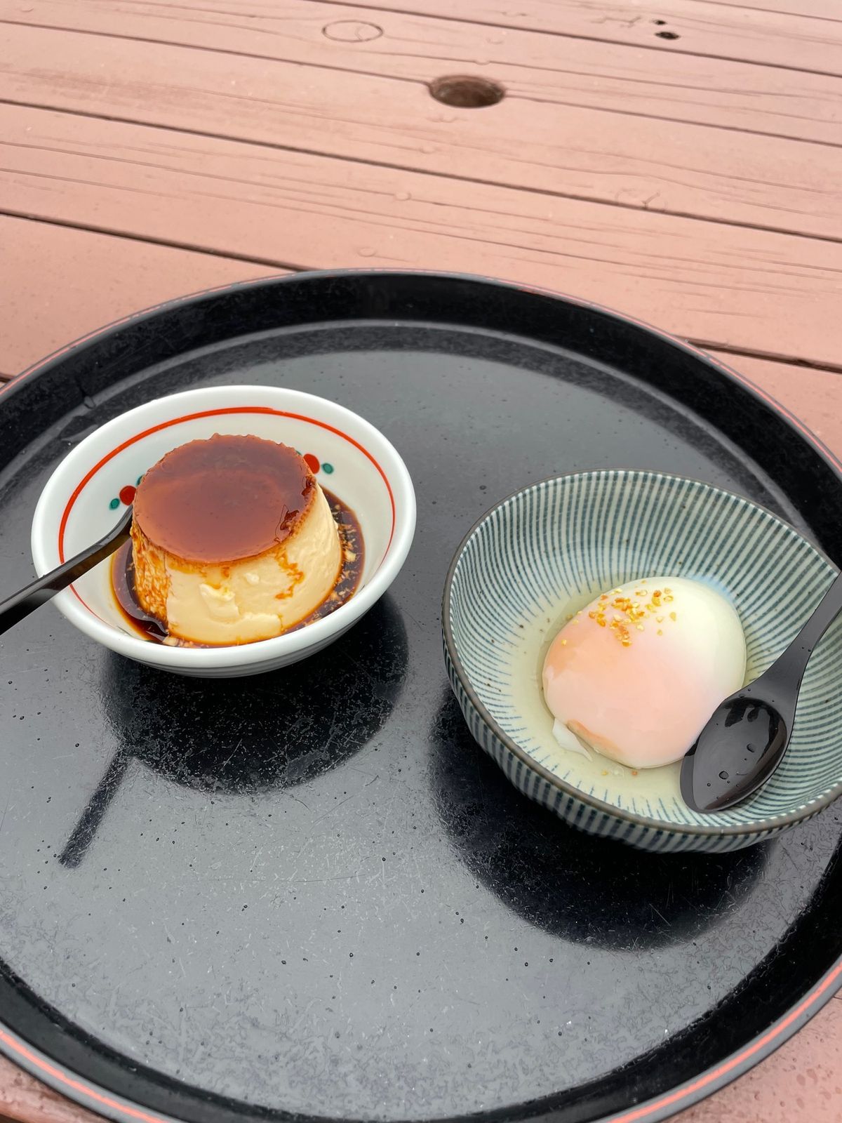 鉄輪からバスに乗って行った明礬温泉。
湯の花小屋の並ぶ風景が面白かった。
...