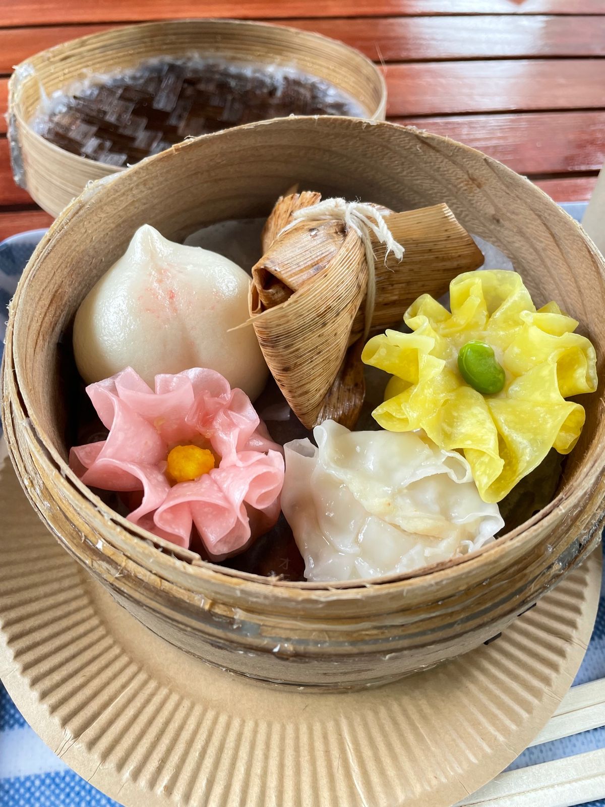 地獄の中でも気に入ったのが坊主地獄、グレーの泥がブクブクしているのを、ず〜...