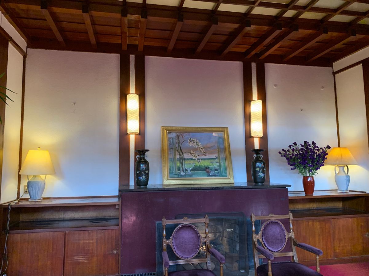 軽井沢駅で拾ってもらい
まずは万平ホテルでお茶
