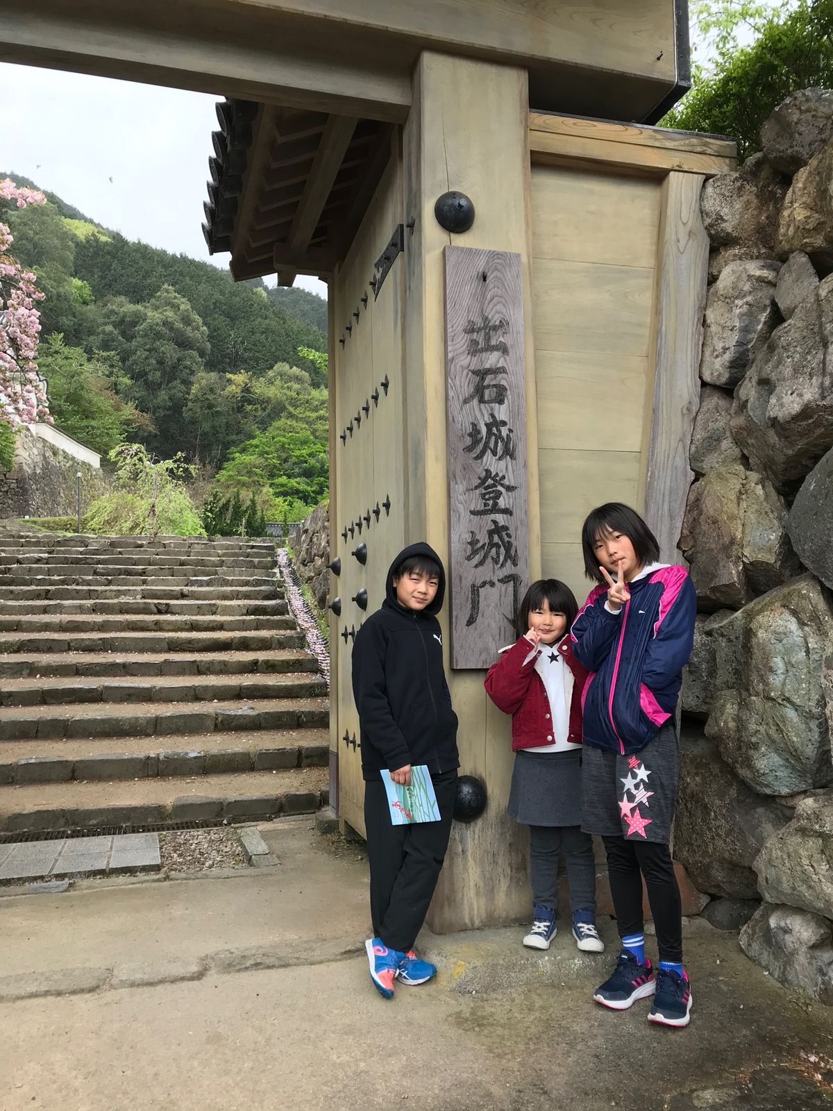 今年も安定のカニ雑炊🦀出石そばも美味❗️
近くに住んでいても中々行く事が無...