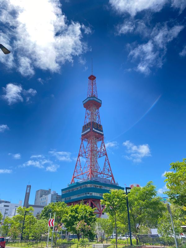 日本・北海道「梅雨なんて関係なし！6月の北海道」の写真：二条市場で牡蠣といくら丼。
贅沢ランチ。