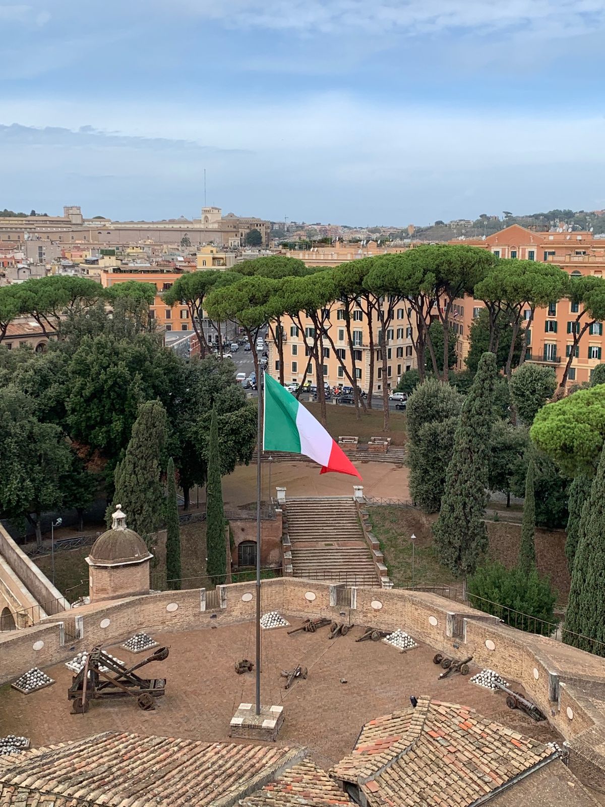 Romaに行ったら、必ず訪れるサンタンジェロ城。
今回、初めて中へ。
一番...