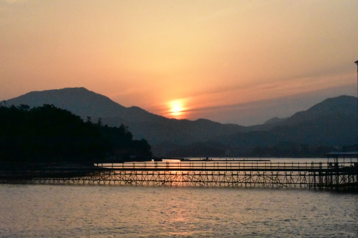 おりづるタワーからの原爆ドーム
広島城
宮島の夕焼け