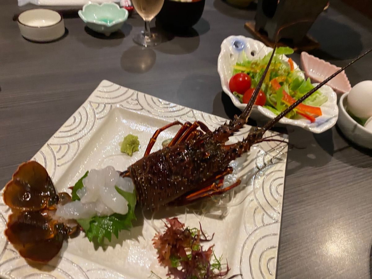 GW房総一泊二日旅行🚗(7)
美食をうたうお宿だけあって
夕飯はとっても豪...