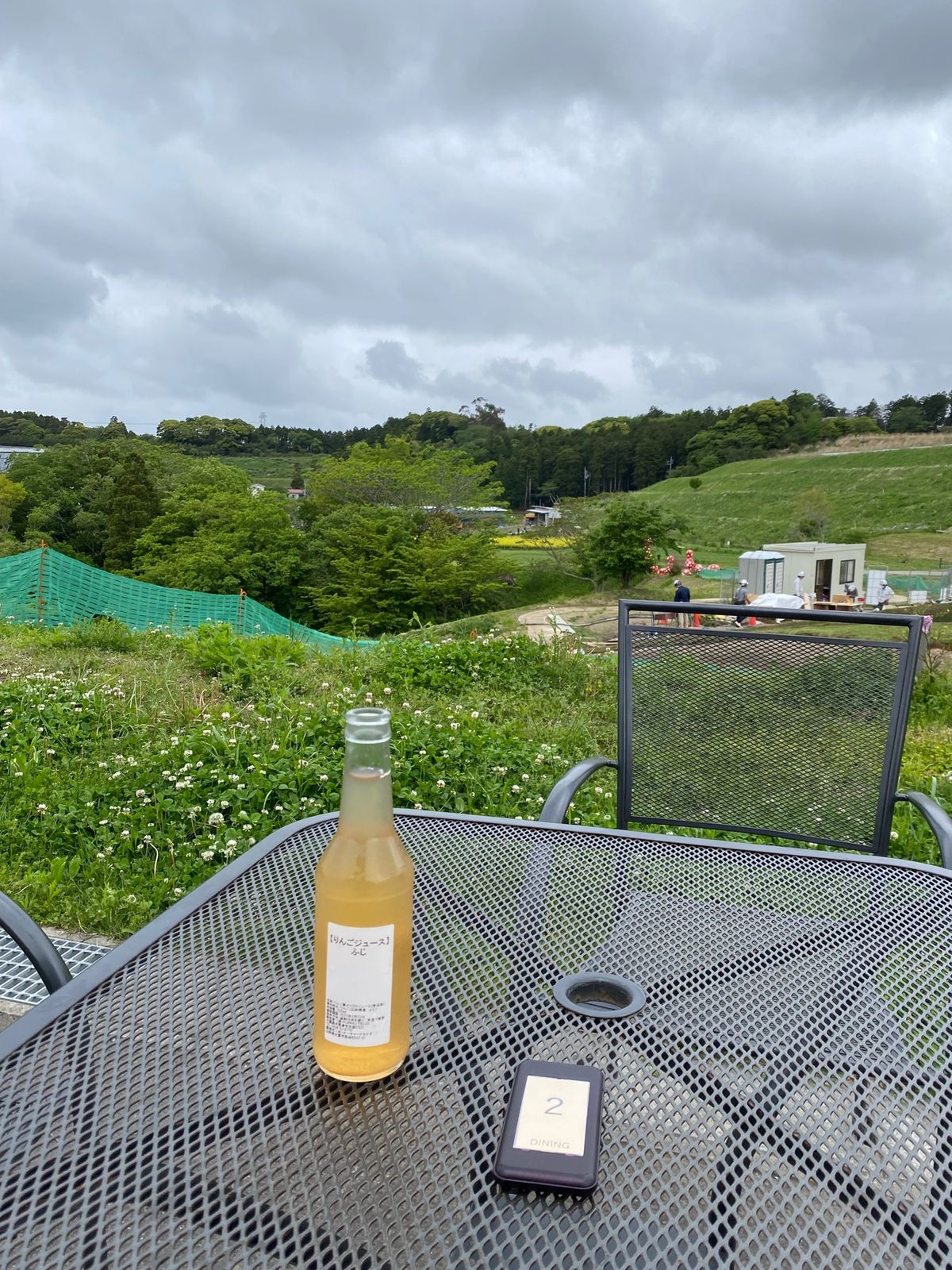 クルックフィールズの
ファマーズレストランでランチ🍽
イートインは混んでい...