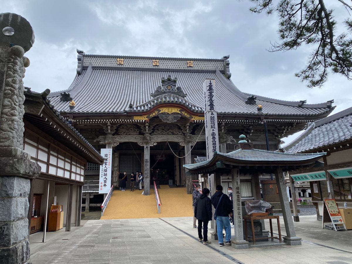GW房総一泊二日旅行(3)
クルックフィールズの後は
小湊誕生寺にお参りし...