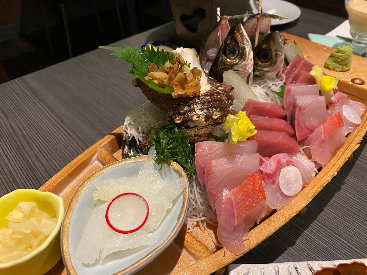 GW房総一泊二日旅行🚗(7)
美食をうたうお宿だけあって
夕飯はとっても豪...