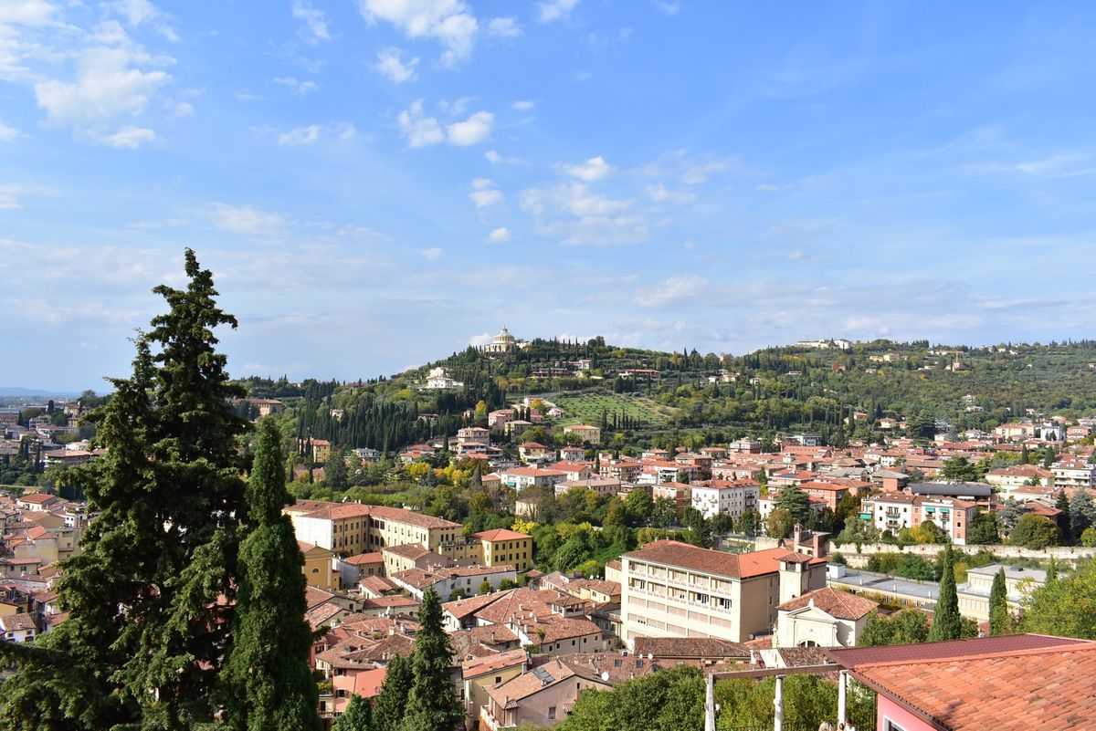 サン・ピエトロの丘からヴェローナの街を一望