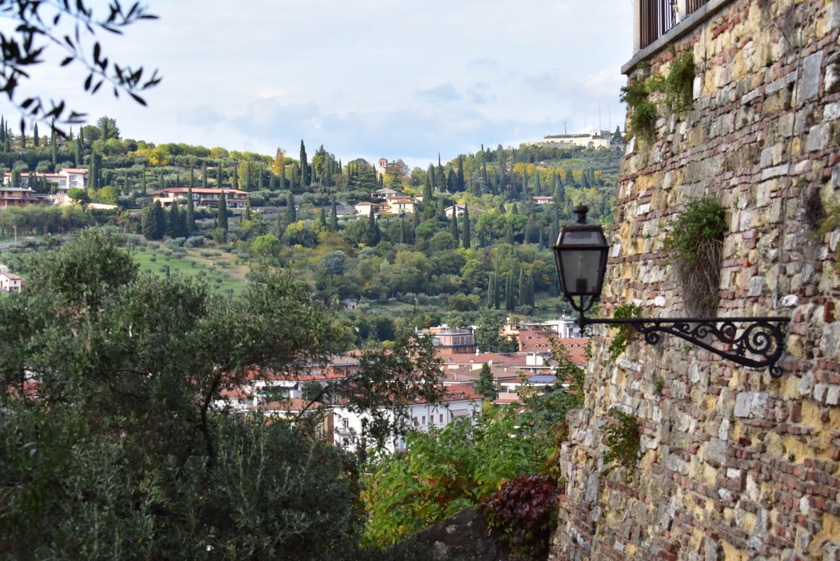 サン・ピエトロの丘からヴェローナの街を一望