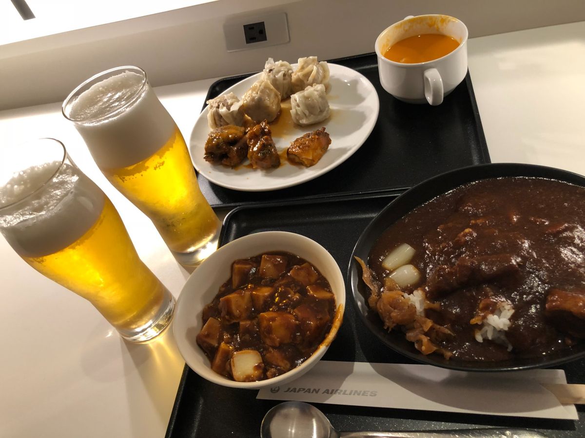 チェックインして、サクララウンジでJALカレー