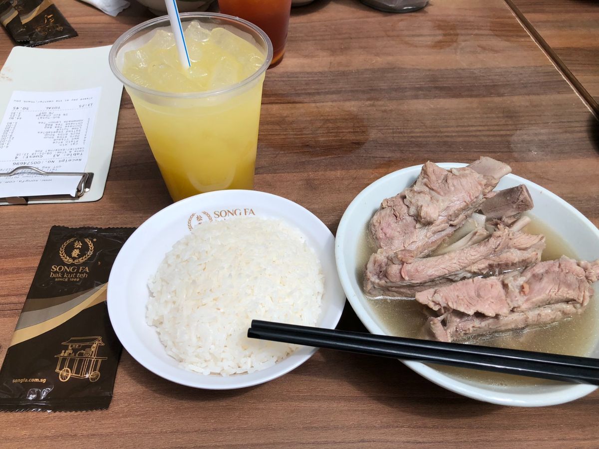 肉骨茶（バクテー）