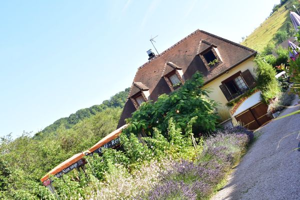 フランス・シャルトル「ジヴェルニー、シャルトル旅行」の写真：ジヴェルニーの街並み