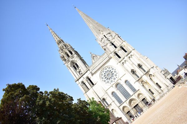 フランス・シャルトル「ジヴェルニー、シャルトル旅行」の写真：シャルトル大聖堂