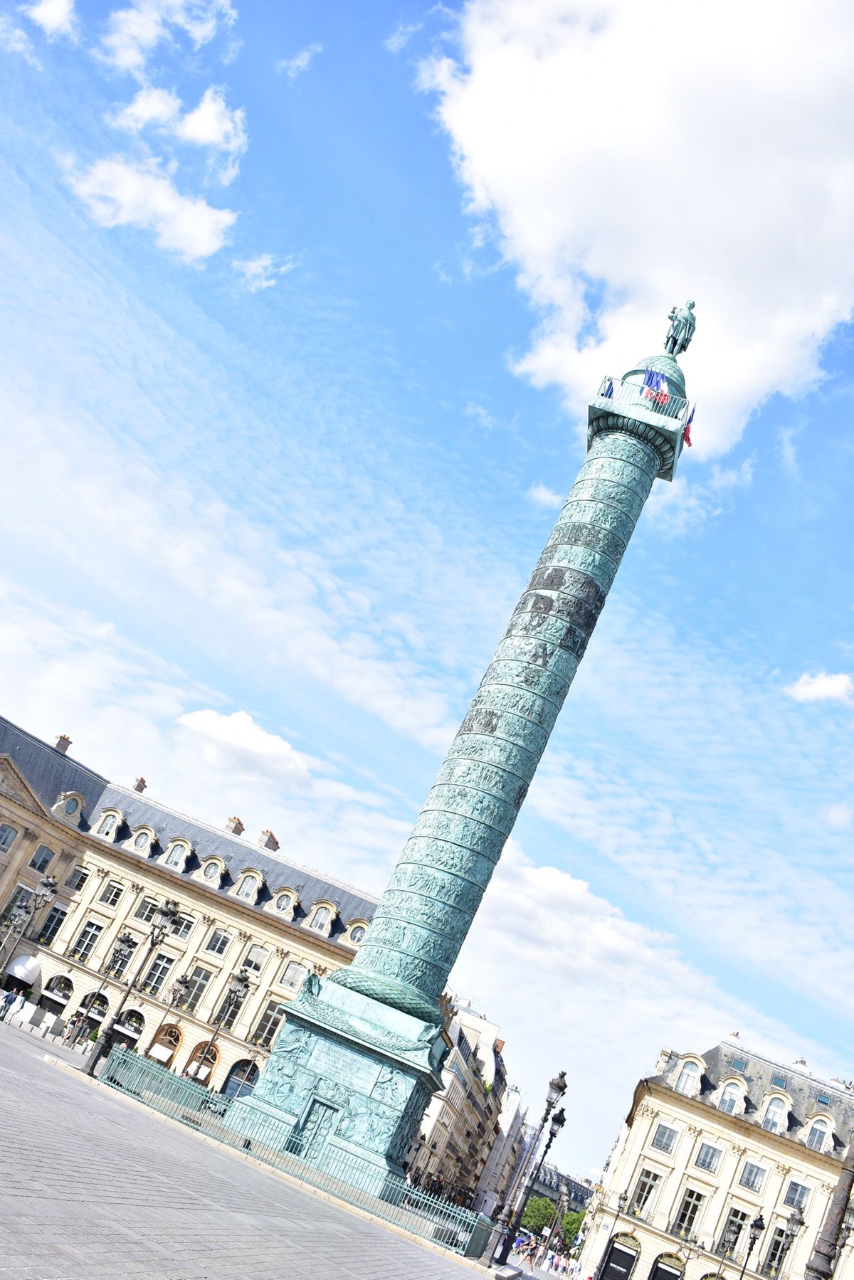 パリ散歩　ヴァンドーム広場　芸術橋