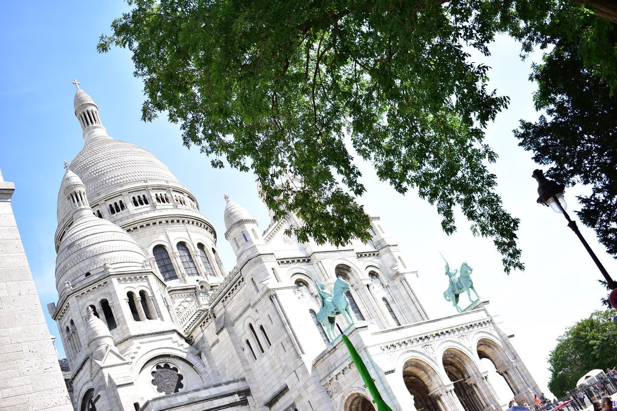 サクレクール寺院　モンマルトルの丘で