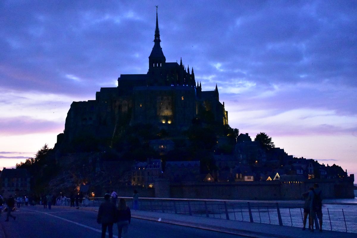 夜のモンサンミッシェル