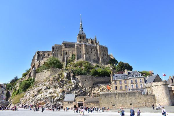 フランス・モンサンミッシェル「モンサンミッシェル旅行」の写真：昼のモンサンミッシェル