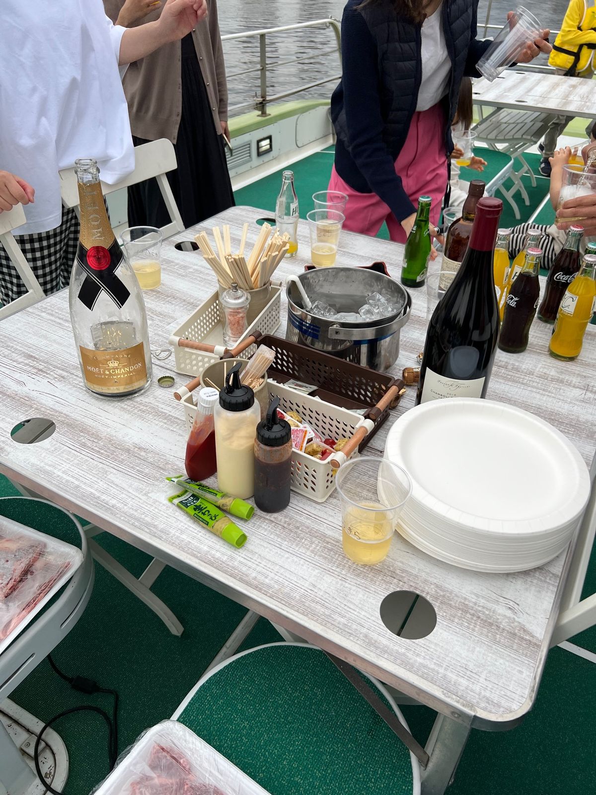 BBQの食材。
飲み物や食材は他にも持ち込み可みたいです
マグナムのシャン...