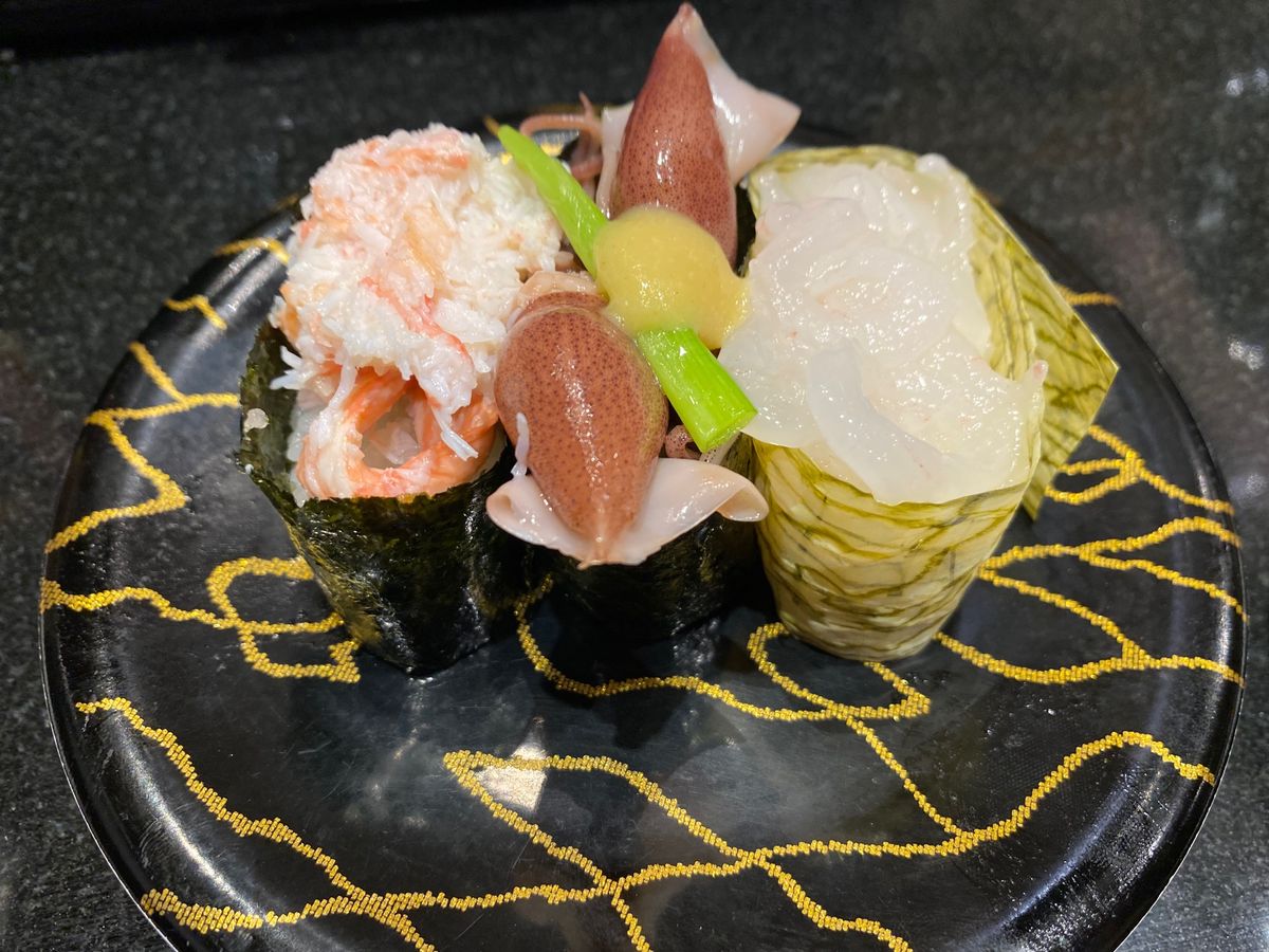 お寿司！
中途半端な時間に食べたから空いてた！
前日激混みだったけど！