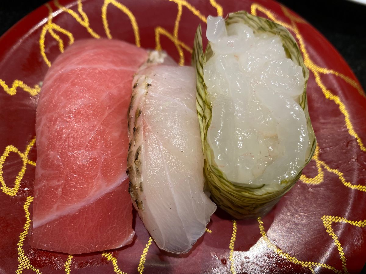 お寿司！
中途半端な時間に食べたから空いてた！
前日激混みだったけど！