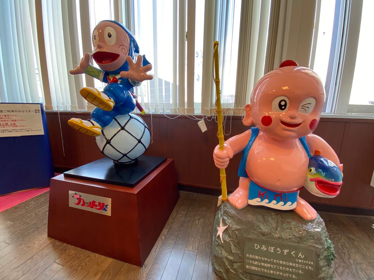 潮風ギャラリー！
藤子不二雄作品がたくさん！
