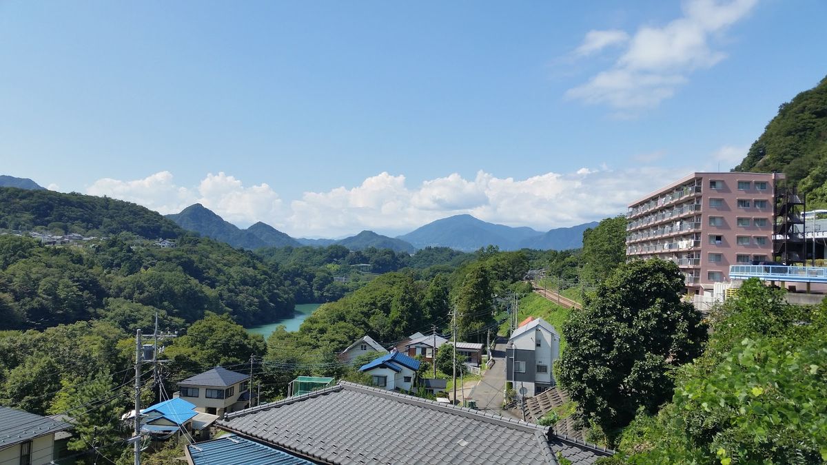 山道を抜けて山中湖まで。
都内は平地なので距離が稼げても、山に入ってからひ...