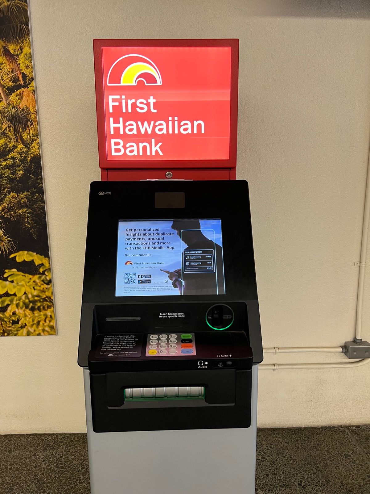 ハワイ到着！空港で銀行からお金を出そうとしたらピンナンバー合わずに断念笑
...