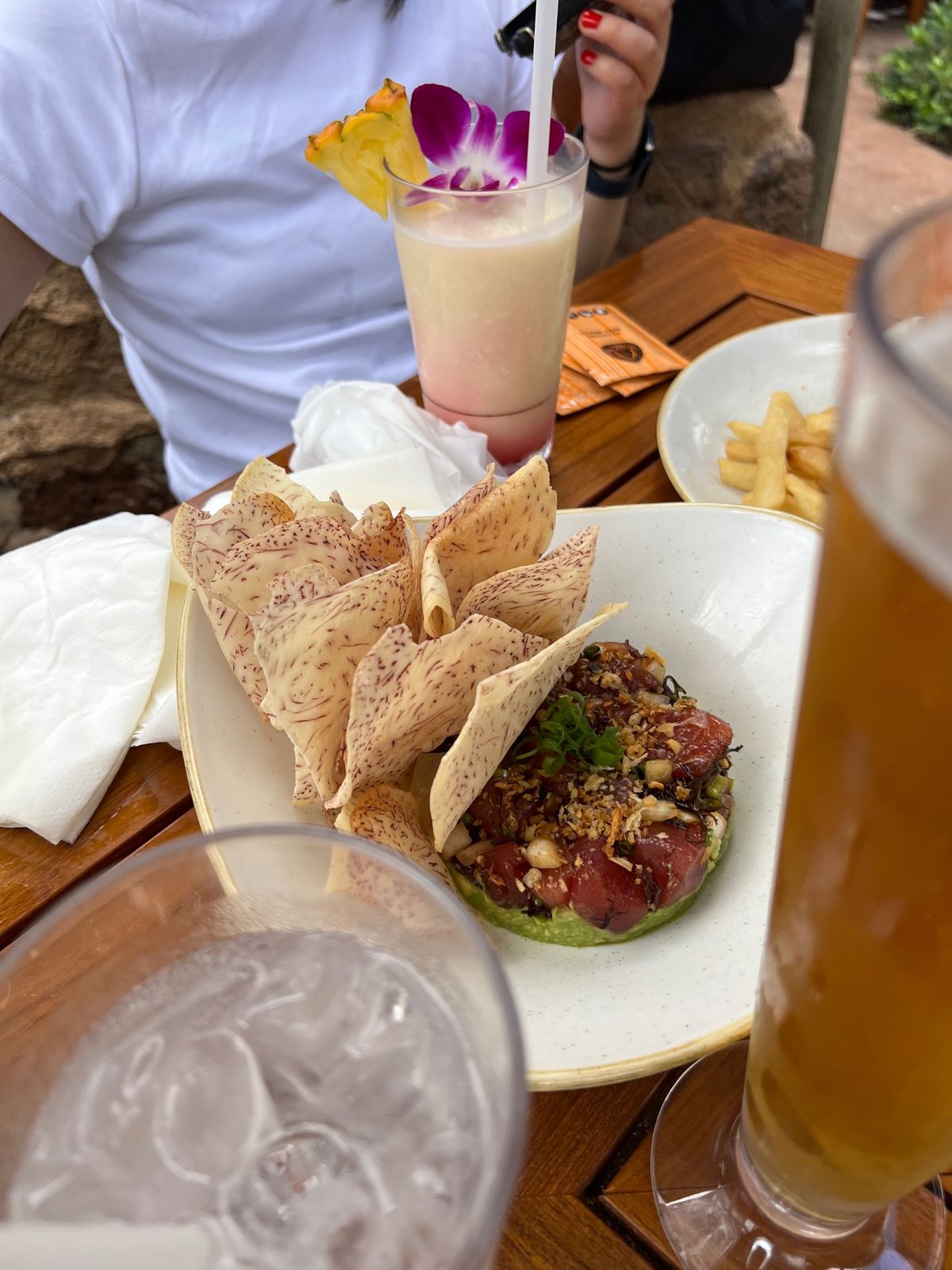 チェックインまで時間あるのでプールバーでお昼
off the Hook
ア...